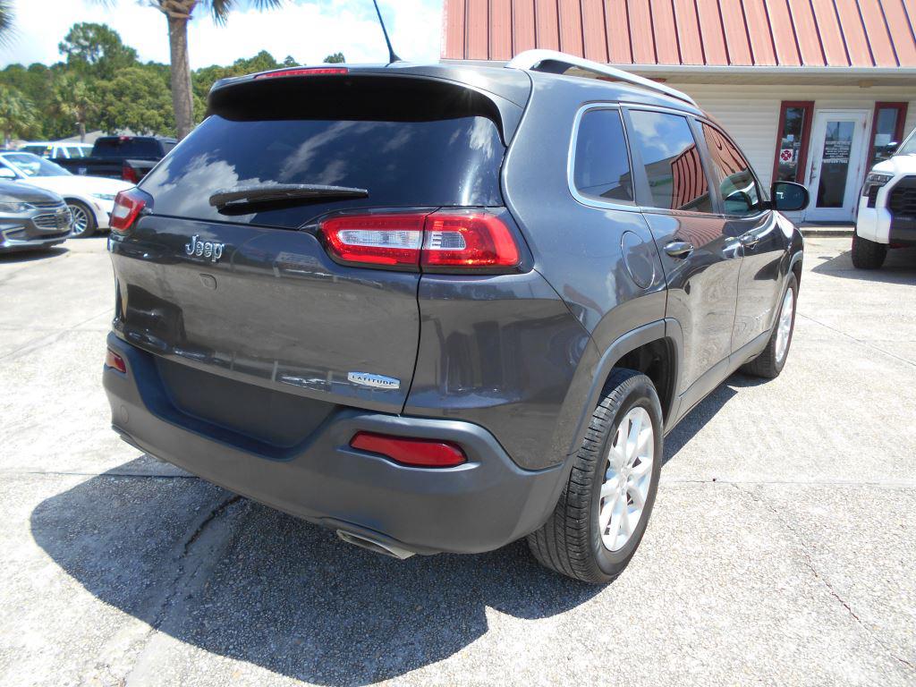2015 Jeep Cherokee - $11,990