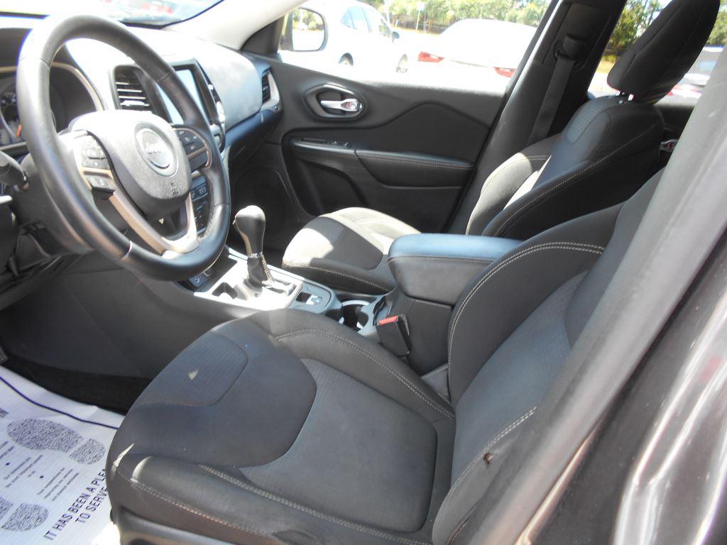 2015 Jeep Cherokee - $11,990