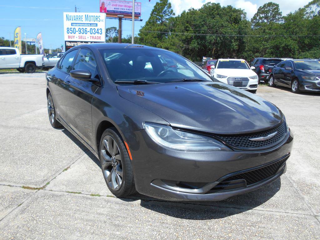 2016 Chrysler 200 - $8,990