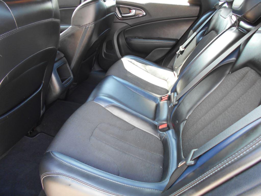 2016 Chrysler 200 - $8,990
