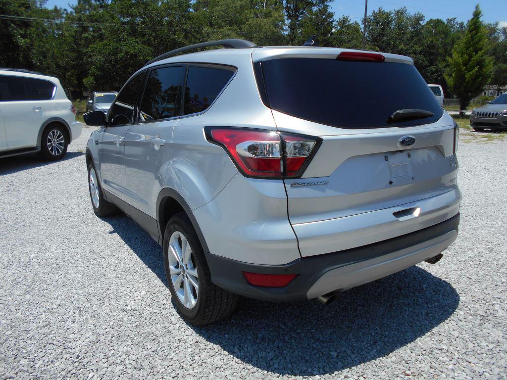 2018 Ford Escape - $10,990