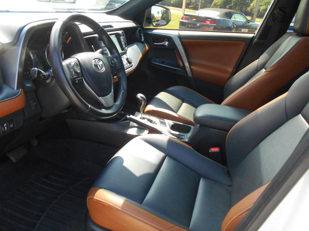 2018 Toyota RAV4 - $14,500