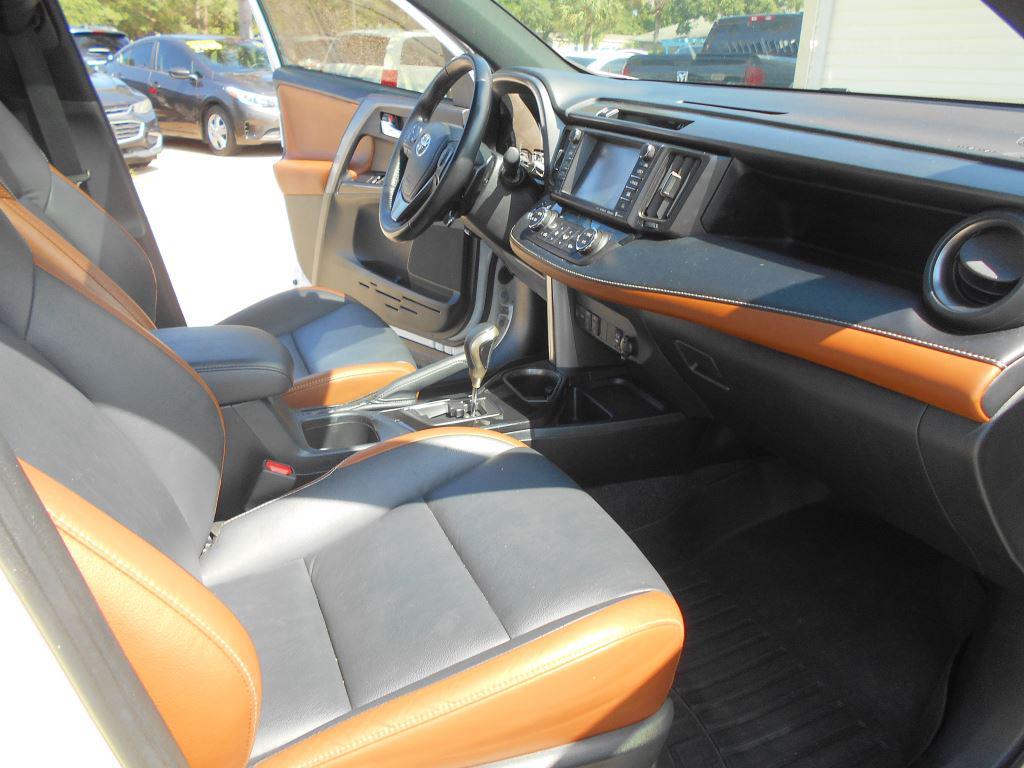 2018 Toyota RAV4 - $14,500