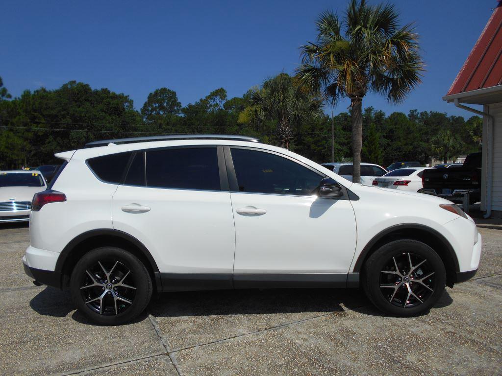2018 Toyota RAV4 - $14,500