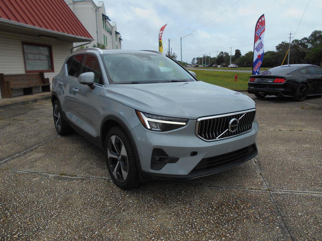 2024 Volvo XC40 - $23,990