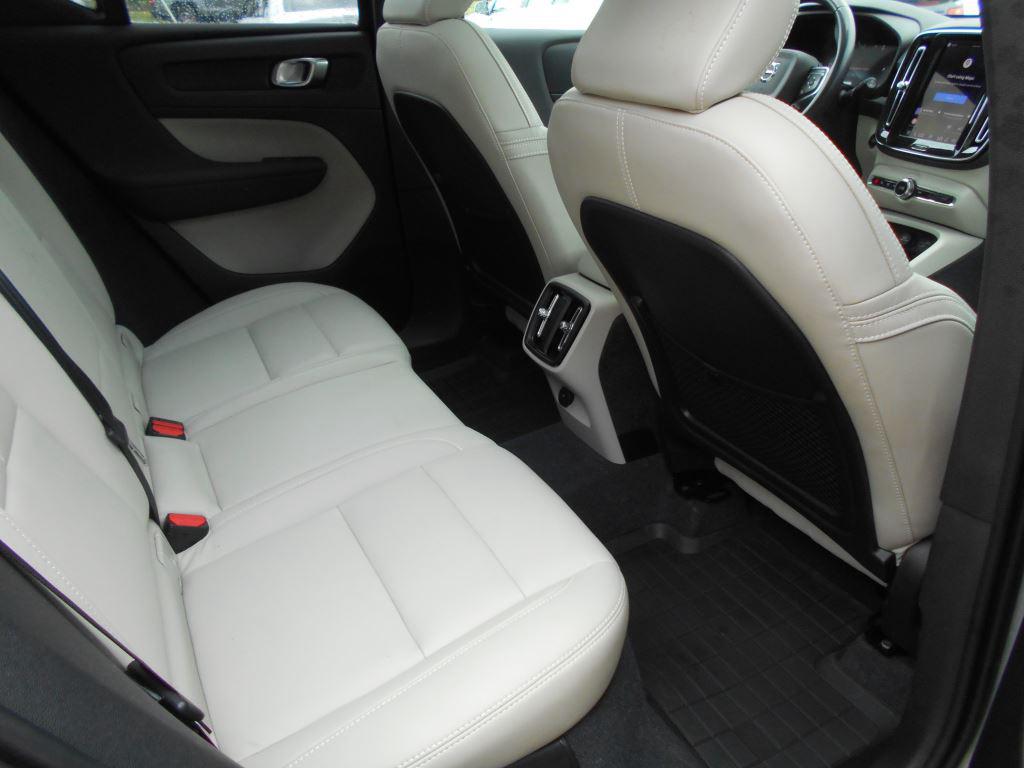 2024 Volvo XC40 - $23,990