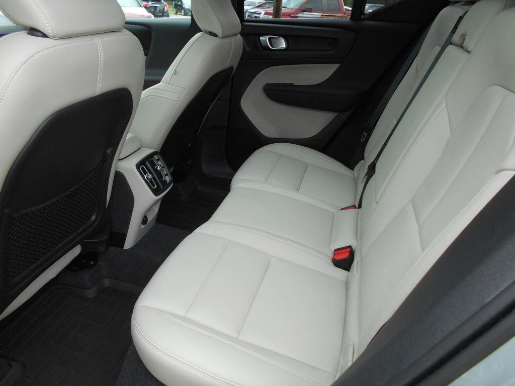 2024 Volvo XC40 - $23,990