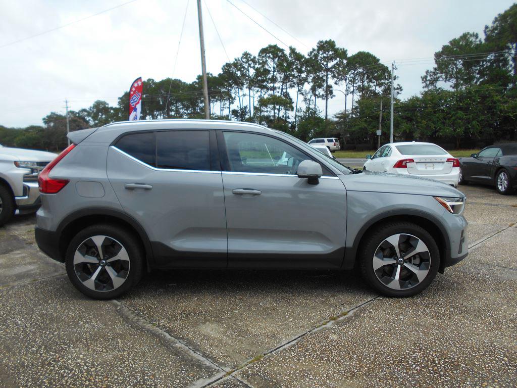 2024 Volvo XC40 - $23,990