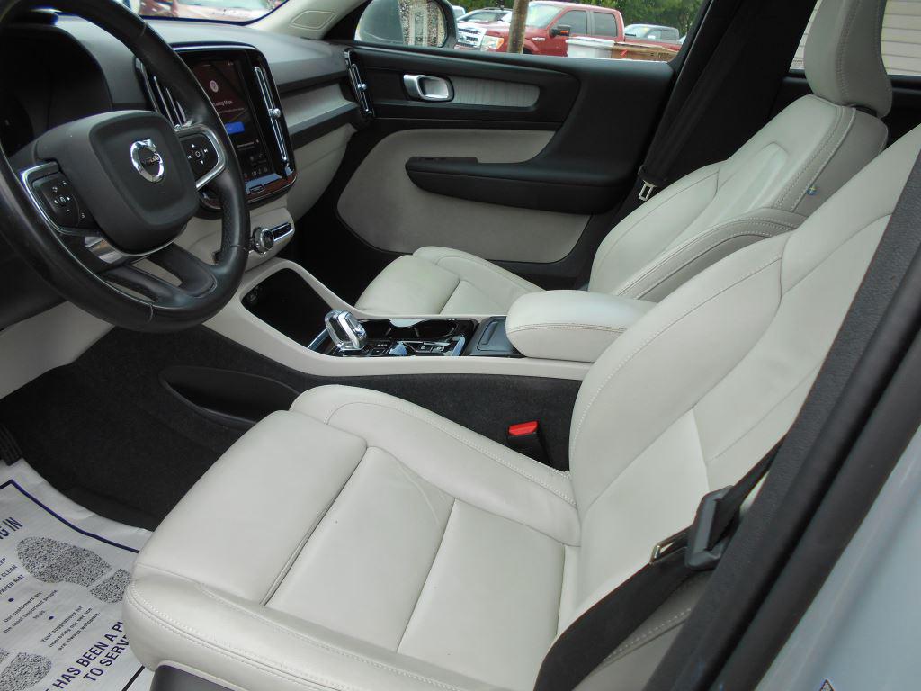 2024 Volvo XC40 - $23,990