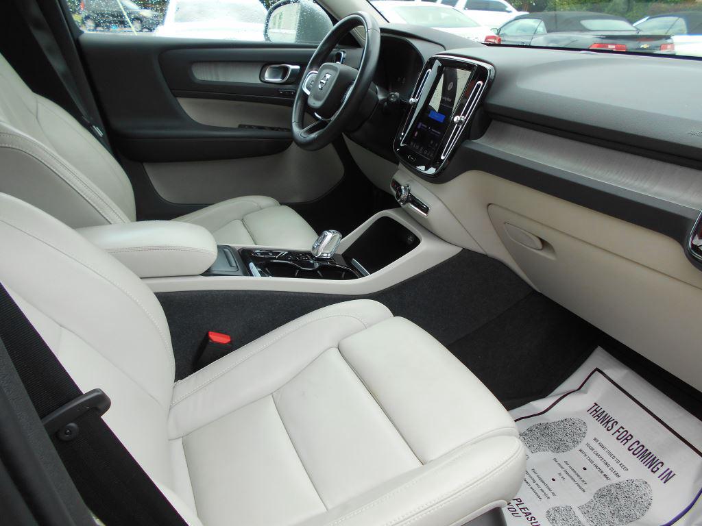 2024 Volvo XC40 - $23,990