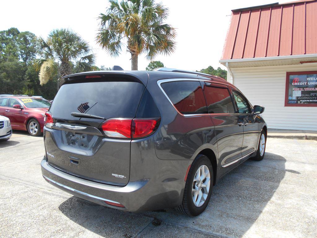 2019 Chrysler Pacifica - $14,500