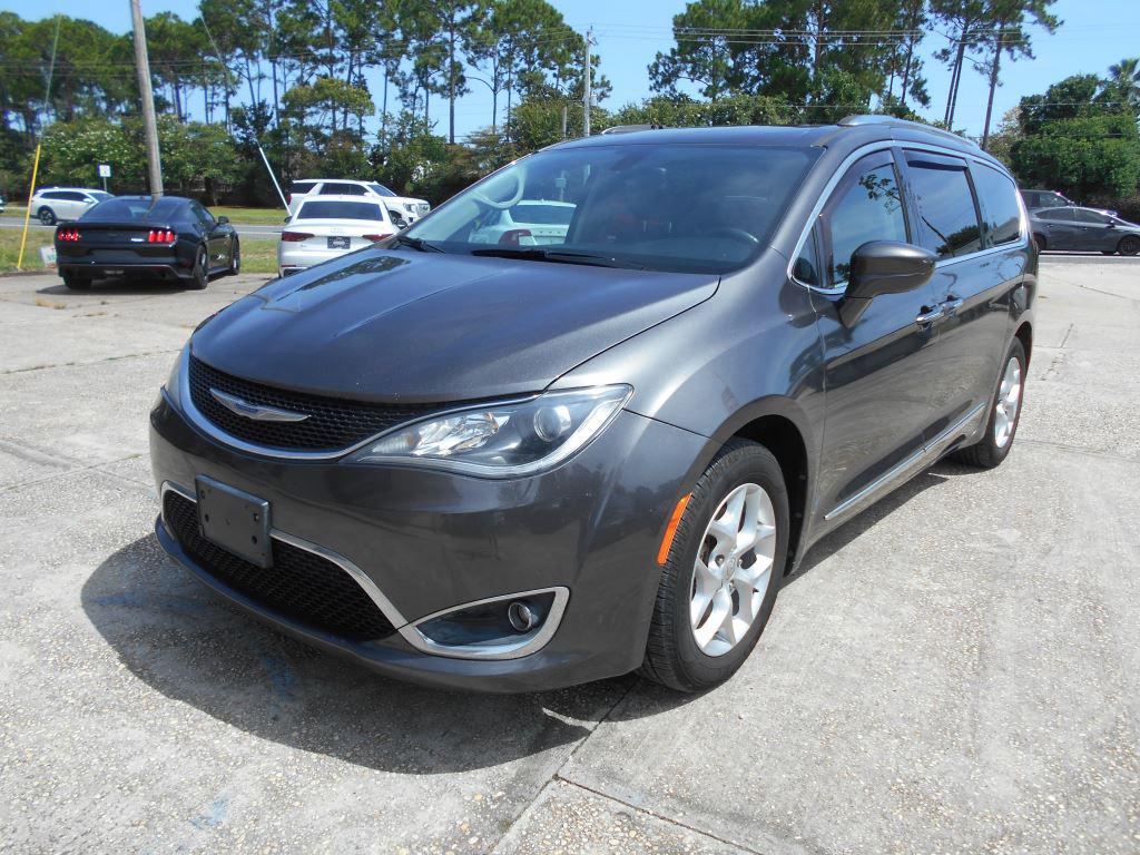 2019 Chrysler Pacifica - $14,500
