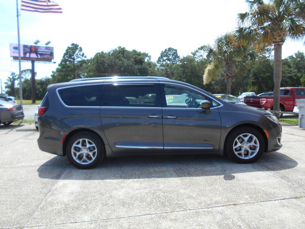 2019 Chrysler Pacifica - $14,500
