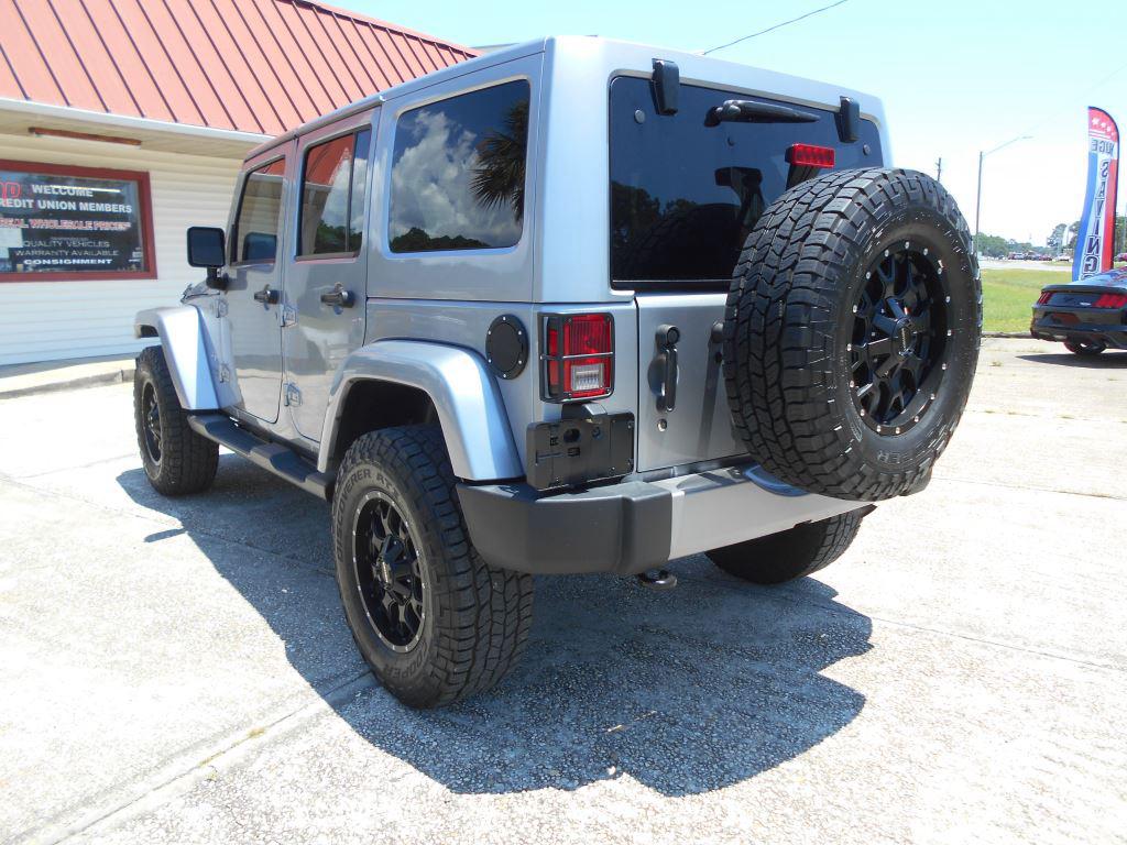 2016 Jeep Wrangler - $18,500