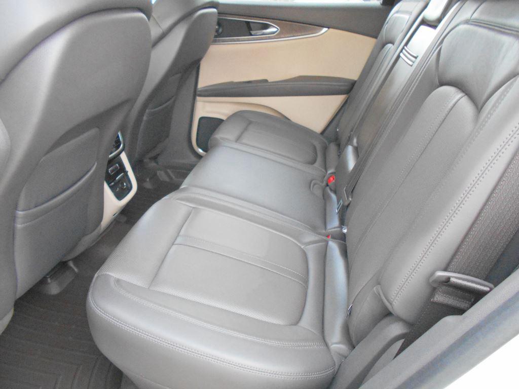 2019 Lincoln Nautilus - $18,500