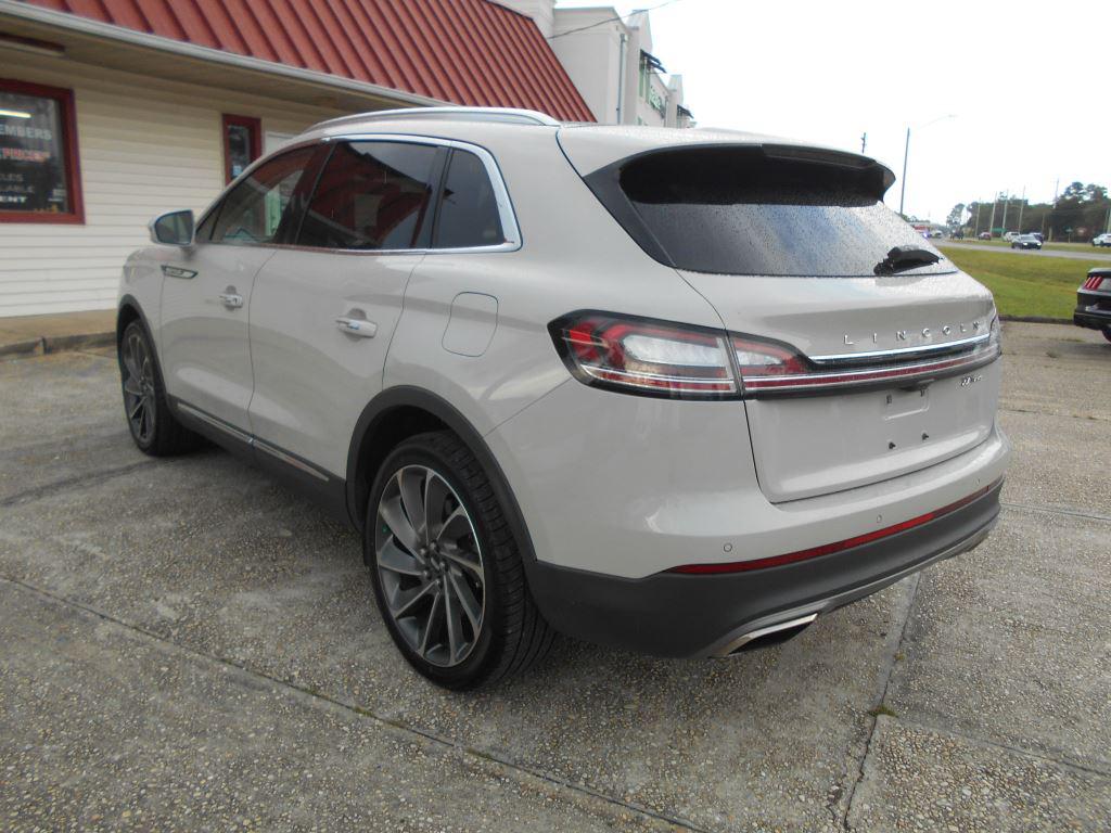 2019 Lincoln Nautilus - $18,500