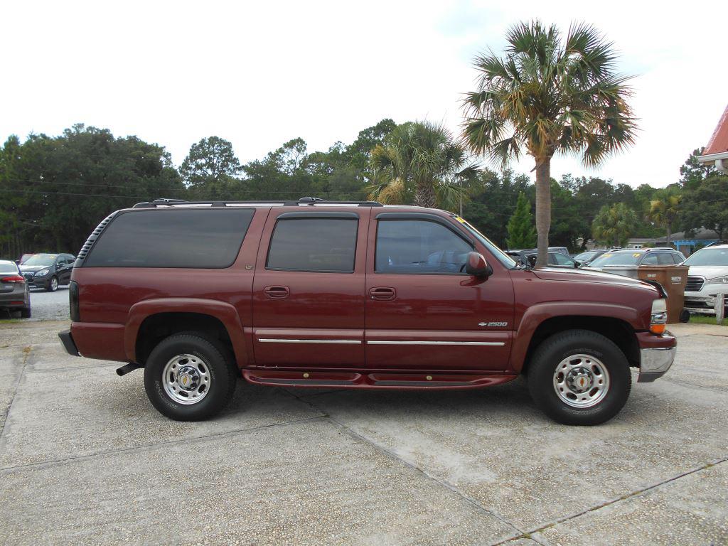 2000 Chevrolet Suburban - $9,800