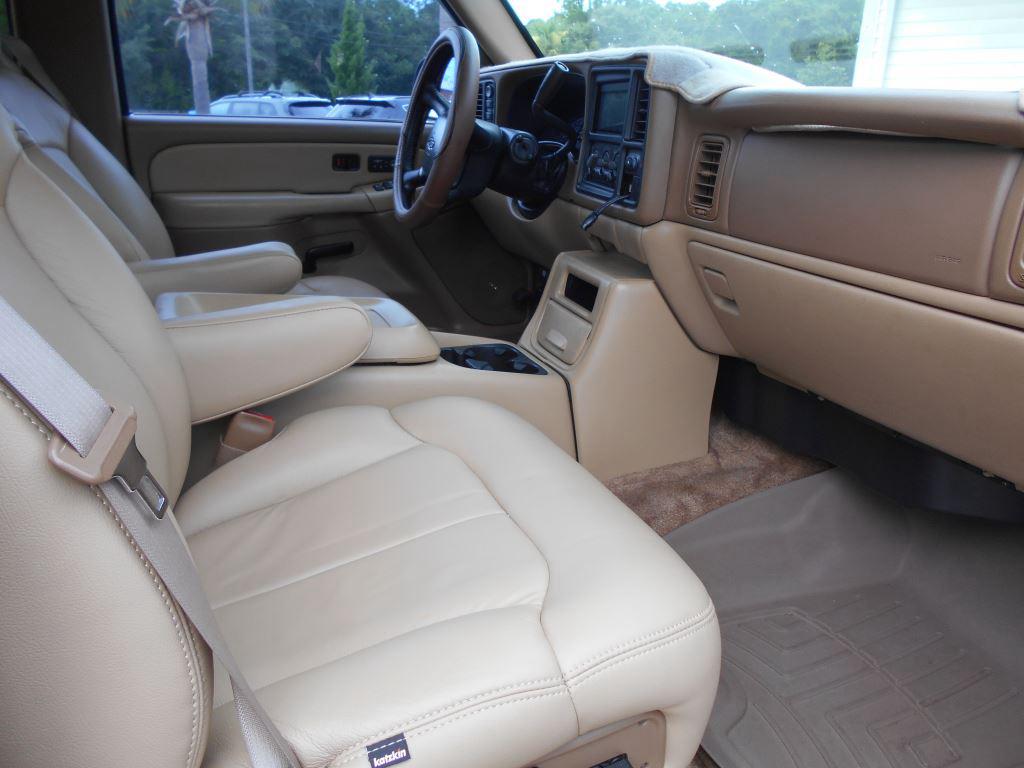 2000 Chevrolet Suburban - $9,800