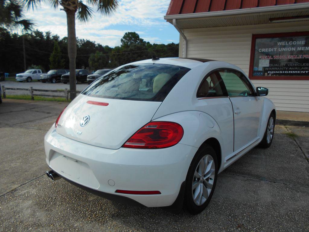 2015 Volkswagen Beetle - $12,990