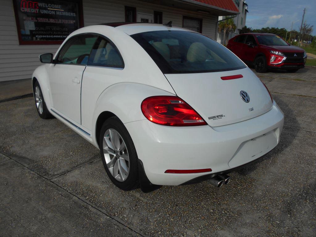 2015 Volkswagen Beetle - $12,990