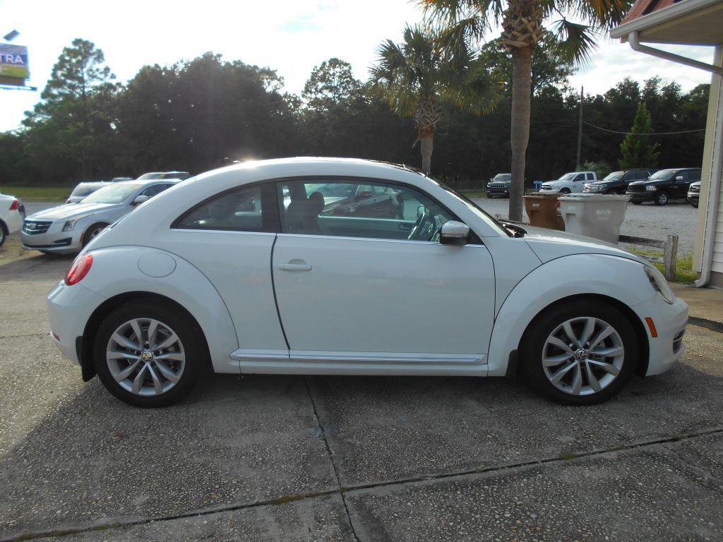 2015 Volkswagen Beetle - $12,990
