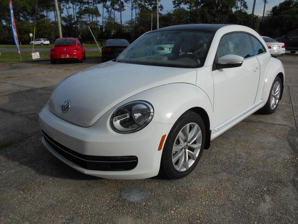 2015 Volkswagen Beetle - $12,990