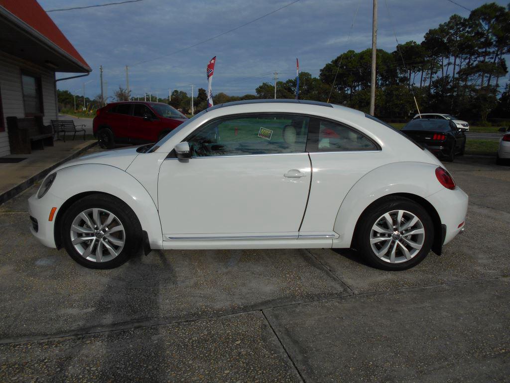 2015 Volkswagen Beetle - $12,990
