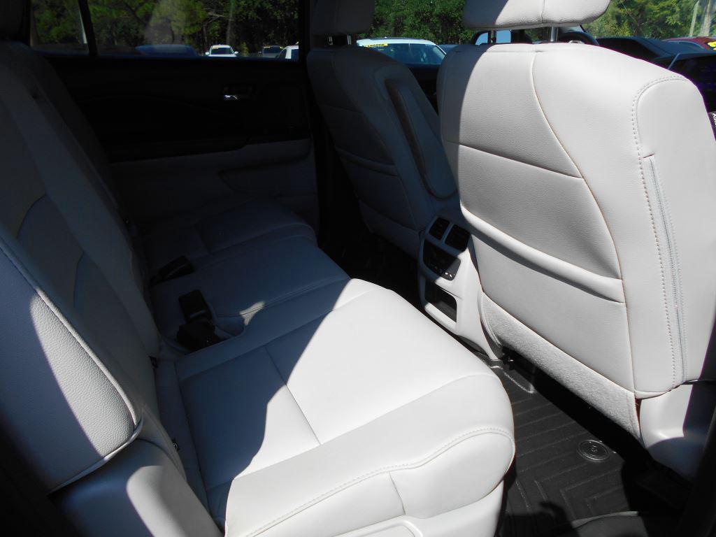 2017 Honda Pilot - $17,990