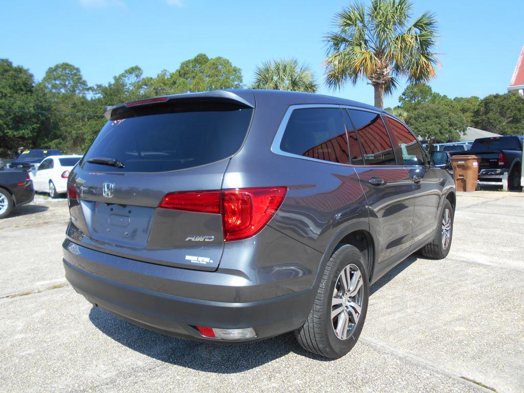 2017 Honda Pilot - $17,990