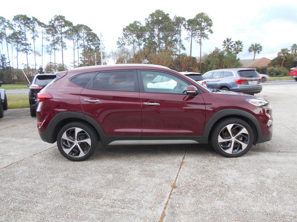2017 Hyundai Tucson - $11,990