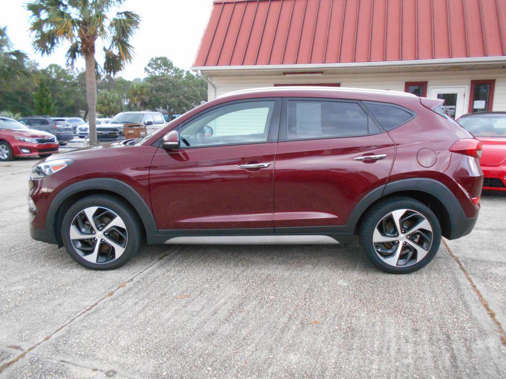 2017 Hyundai Tucson - $11,990
