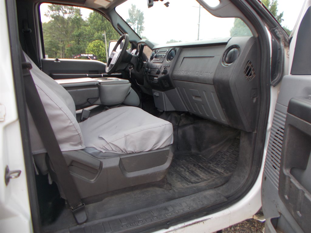 2012 Ford F-550 - $21,000