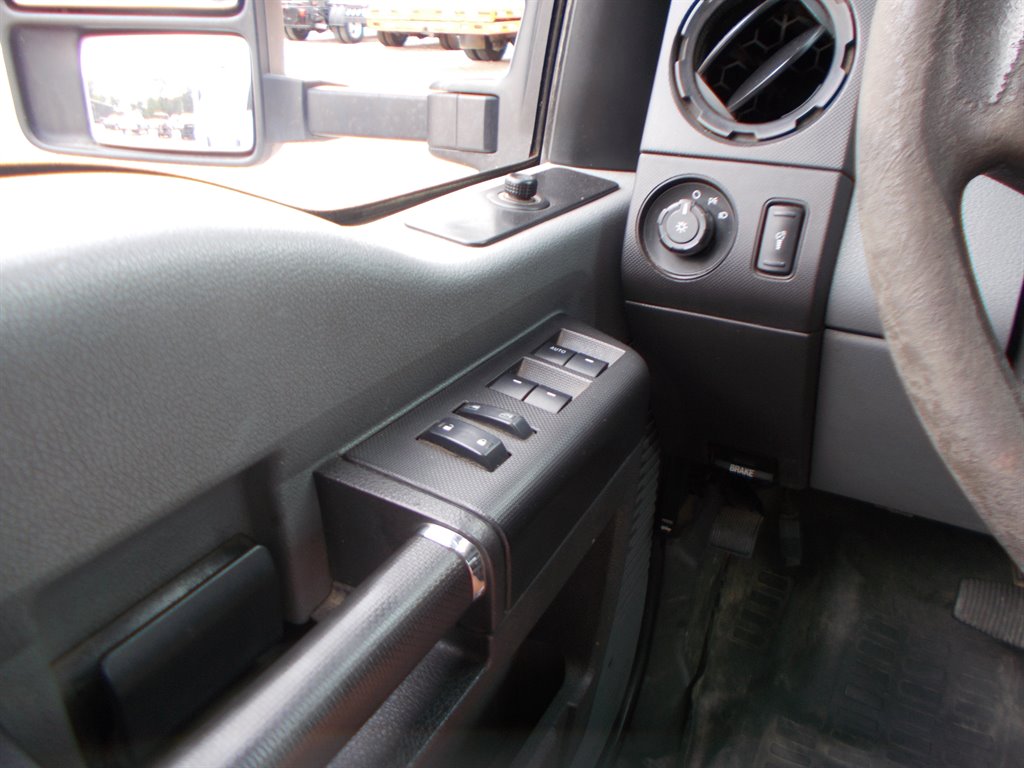 2012 Ford F-550 - $21,000