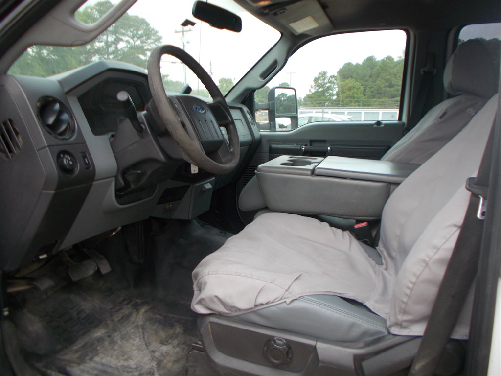 2012 Ford F-550 - $21,000