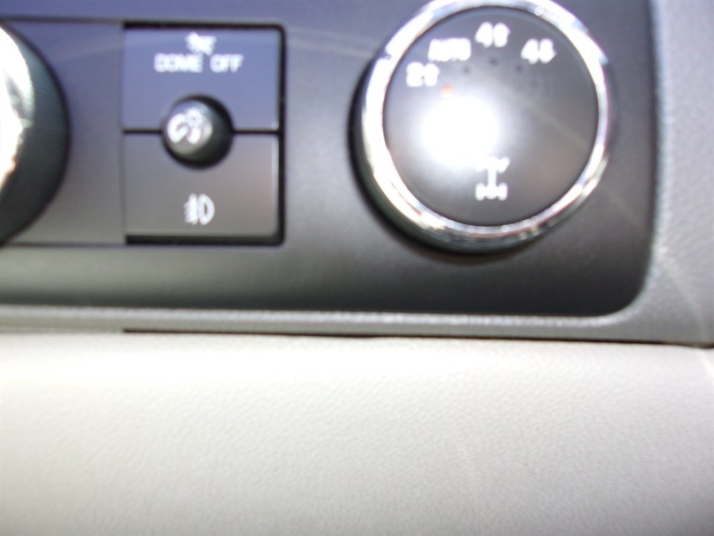 2009 Chevrolet Suburban LTZ 1500 photo
