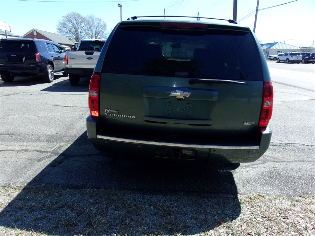 2009 Chevrolet Suburban LTZ 1500 photo