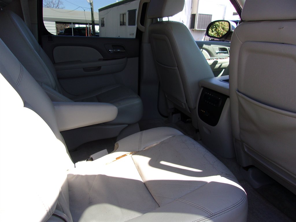 2009 Chevrolet Suburban LTZ 1500 photo