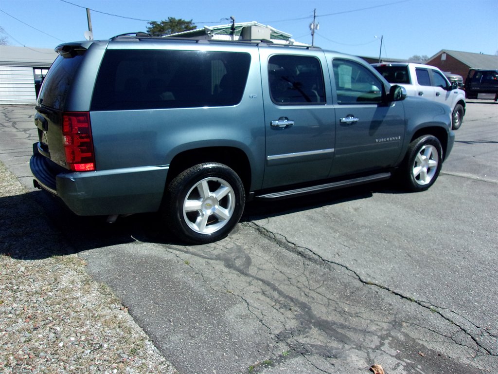 2009 Chevrolet Suburban LTZ 1500 photo