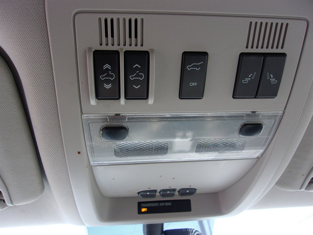 2009 Chevrolet Suburban LTZ 1500 photo
