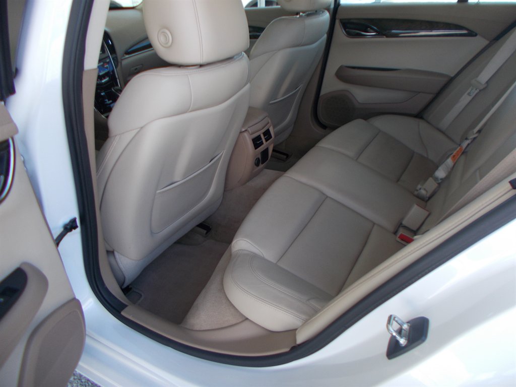 2015 Cadillac ATS Luxury photo