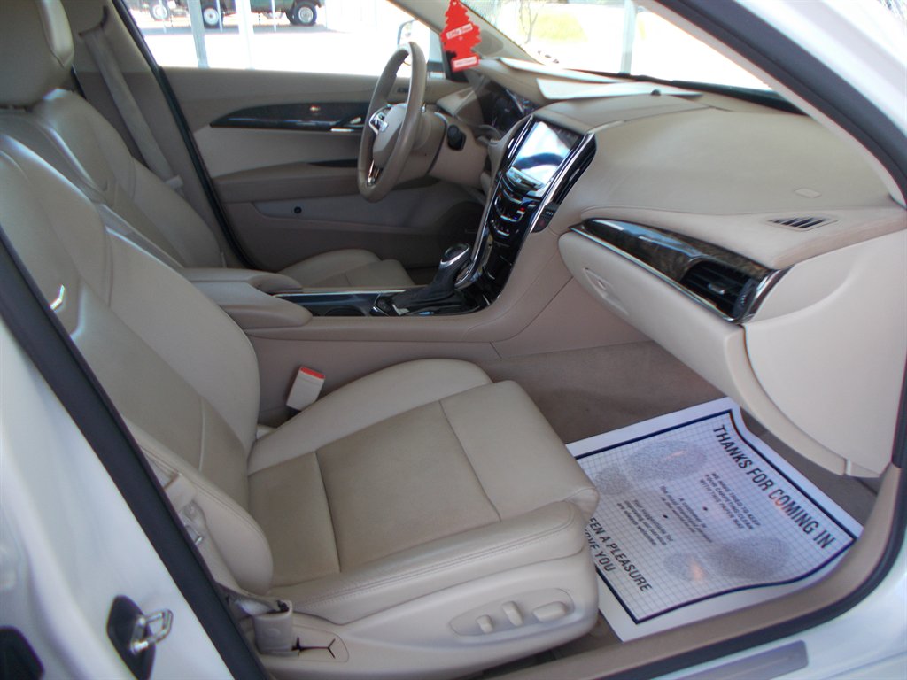 2015 Cadillac ATS Luxury photo