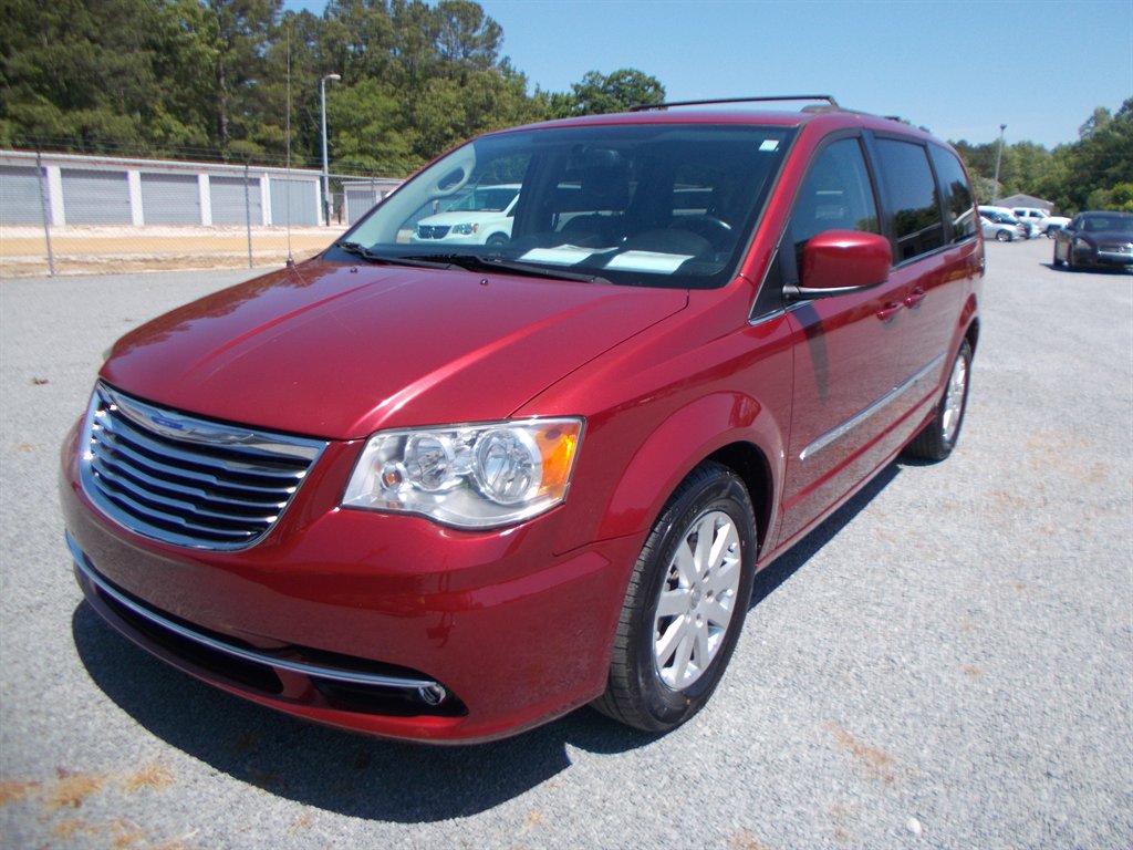 2014 Chrysler Town & Country Touring photo
