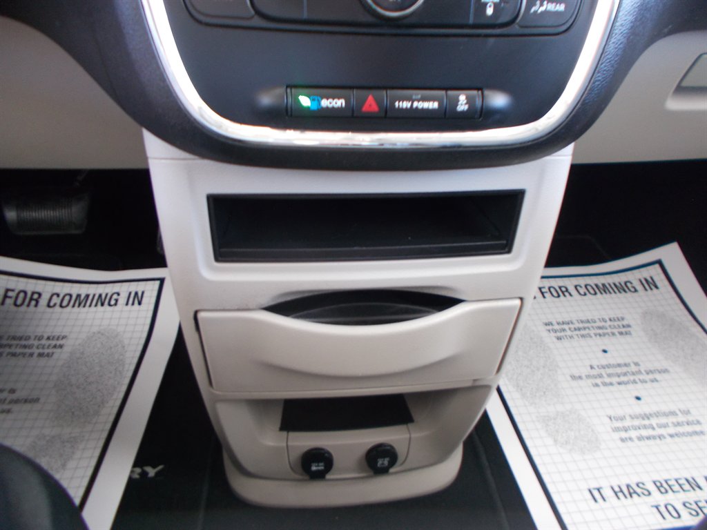 2014 Chrysler Town & Country Touring photo
