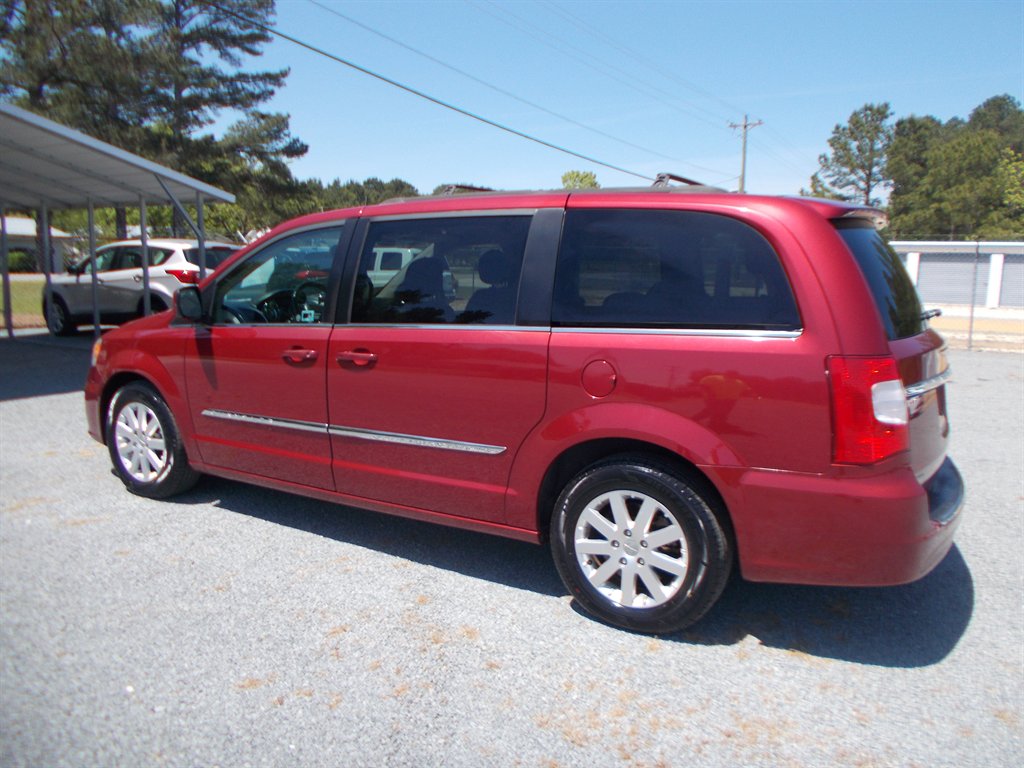 2014 Chrysler Town & Country Touring photo