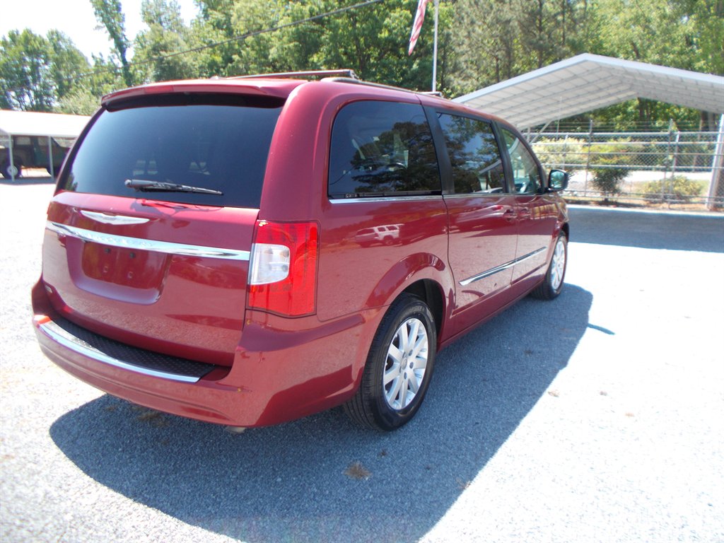 2014 Chrysler Town & Country Touring photo