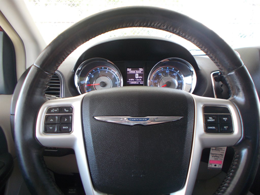 2014 Chrysler Town & Country Touring photo