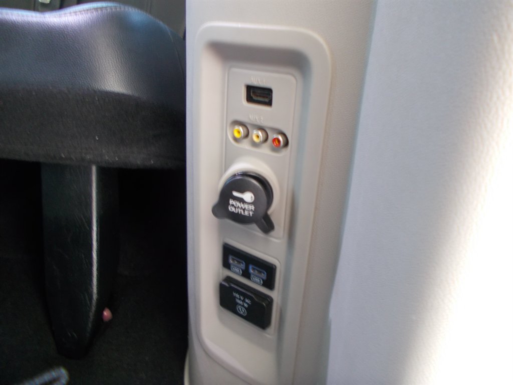 2014 Chrysler Town & Country Touring photo