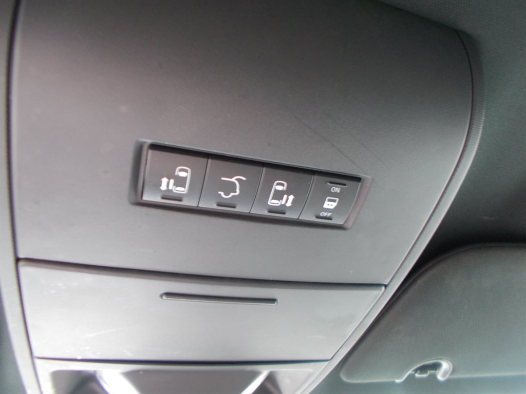 2019 Dodge Grand Caravan - $11,500