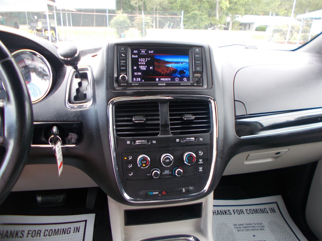 2019 Dodge Grand Caravan - $11,500