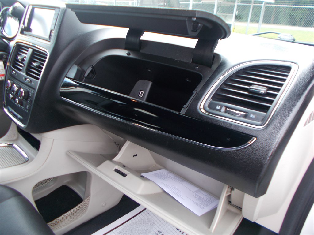 2019 Dodge Grand Caravan - $11,500